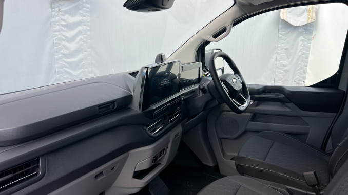Ford Transit Custom 320 L2 Petrol Fwd 2.5 PHEV 232ps H1 Van Limited Auto - Image 9